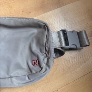 lululemon athletica Gray Belt Bag Minimalist Design